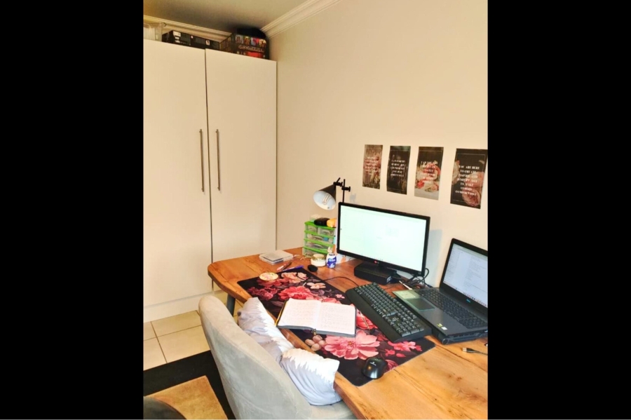 5 Bedroom Property for Sale in Loucharmante Western Cape